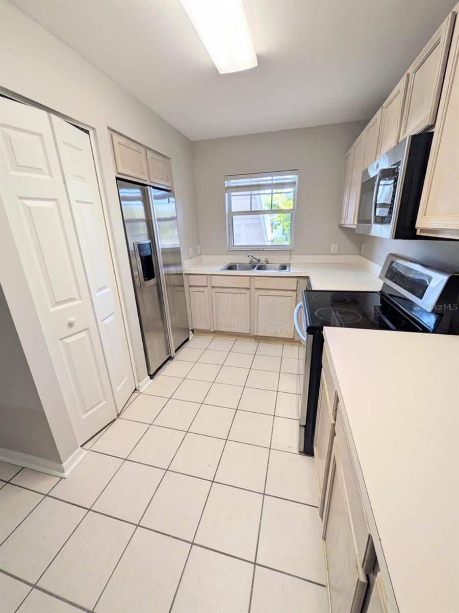 ST ANDREWS AT IMPERIALAKES CONDO - Residential Lease