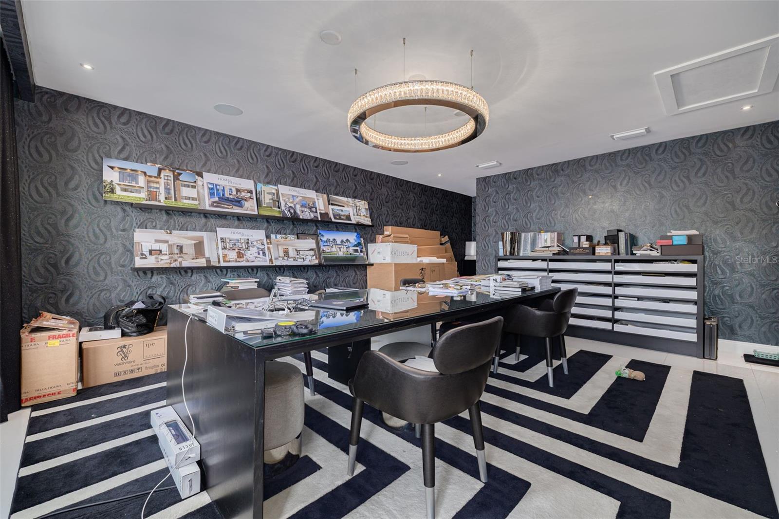 ST CLEAR PLACE - Commercial Lease