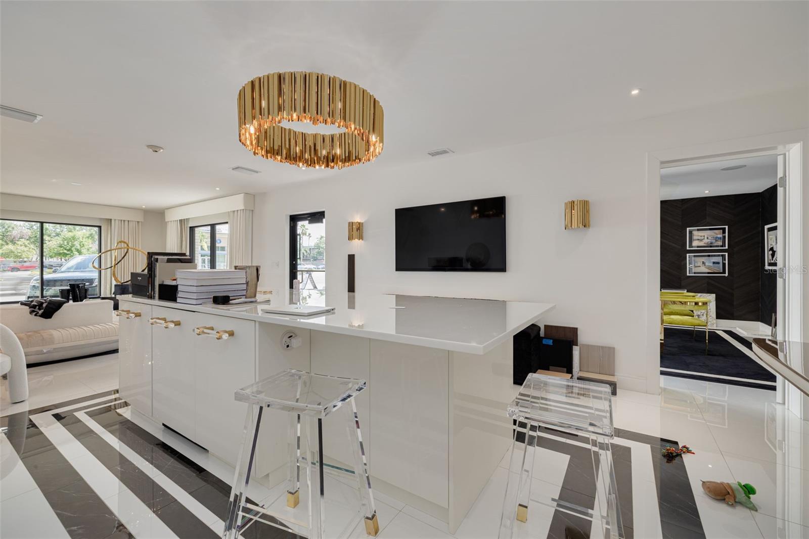 ST CLEAR PLACE - Commercial Lease