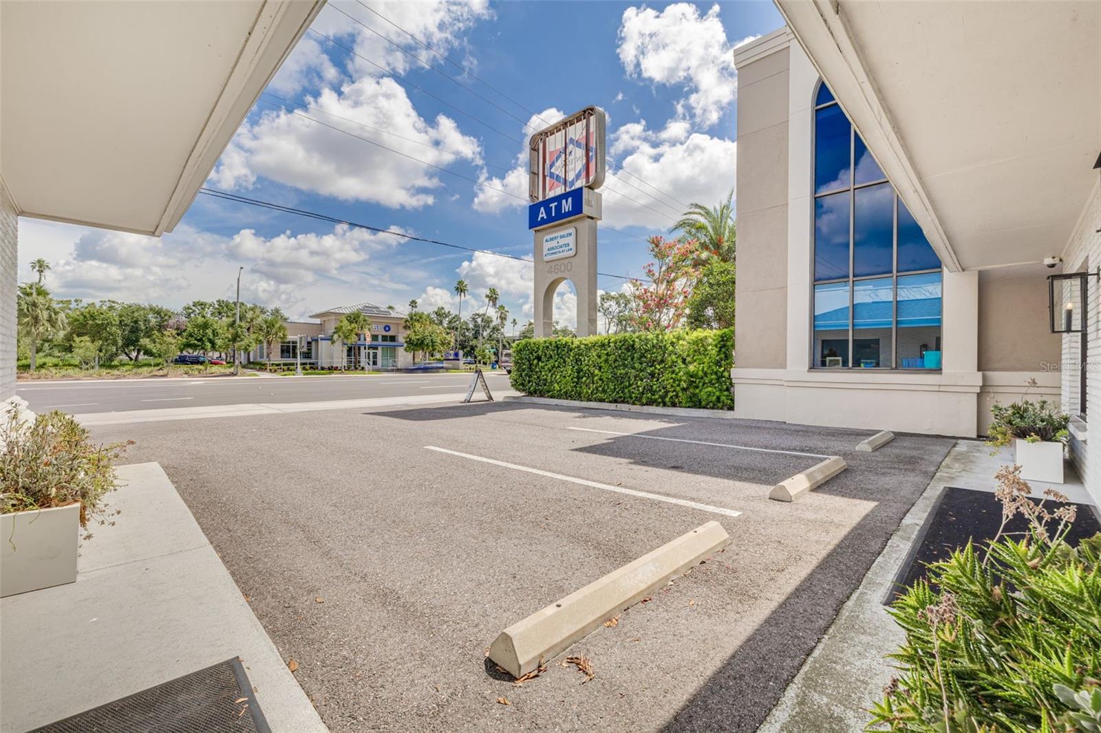 ST CLEAR PLACE - Commercial Lease