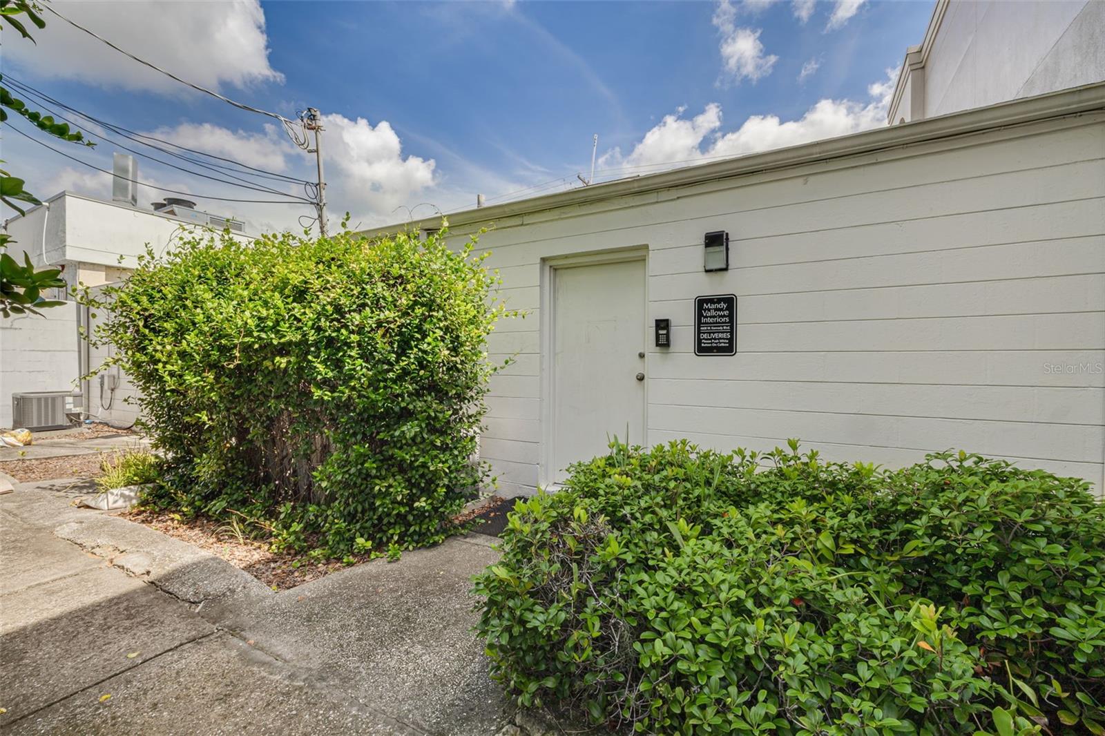 ST CLEAR PLACE - Commercial Lease