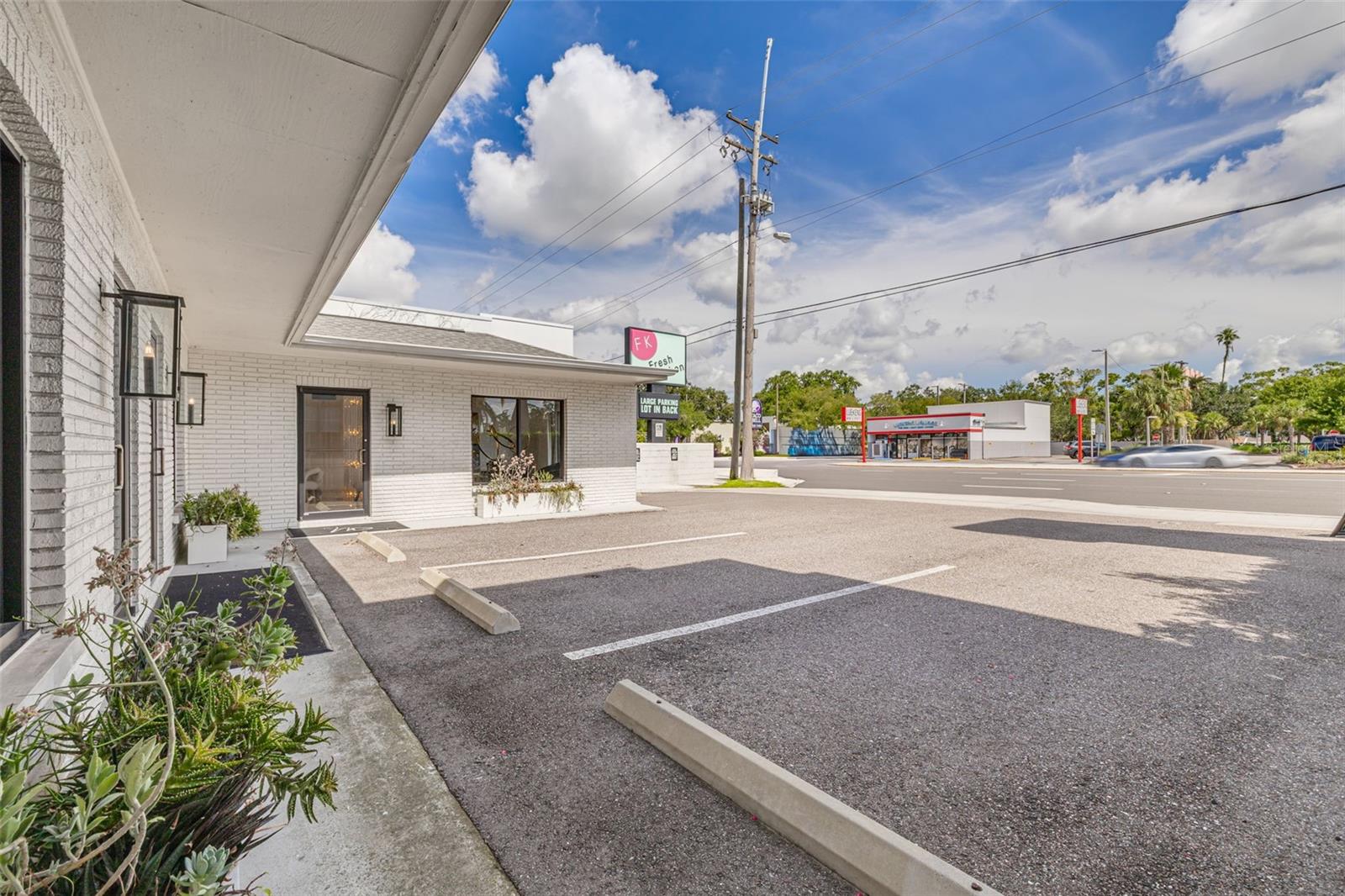 ST CLEAR PLACE - Commercial Lease