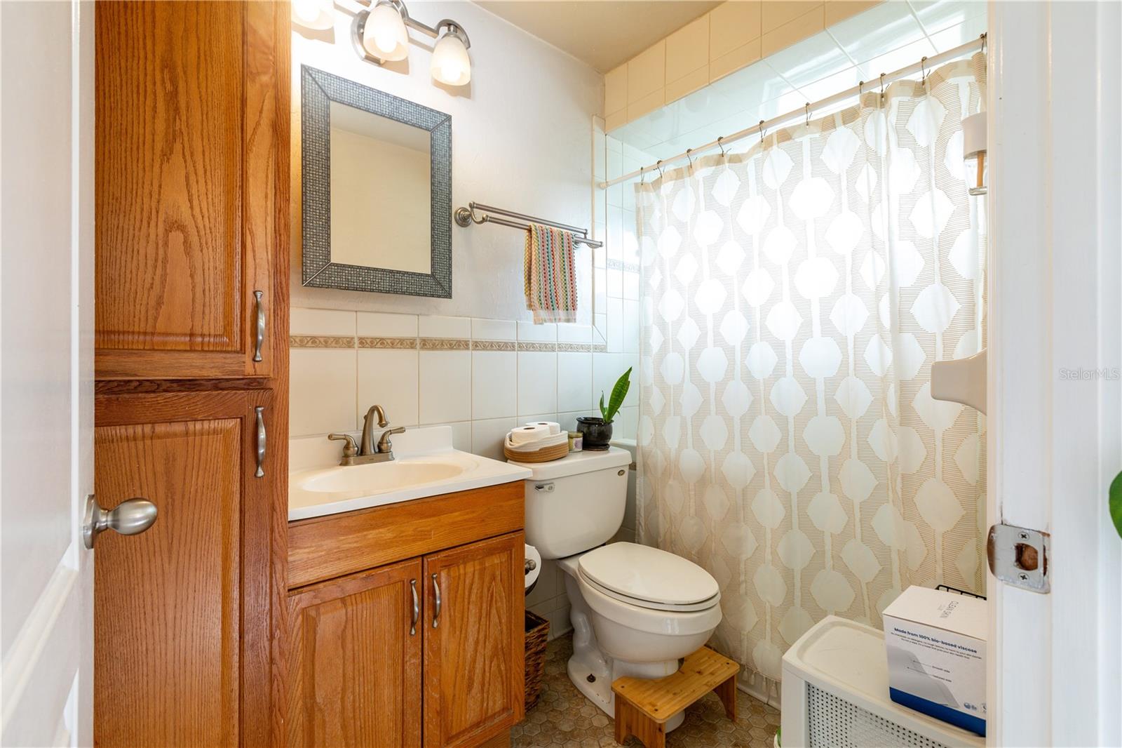 OAKS OF KANAPAHA - Residential