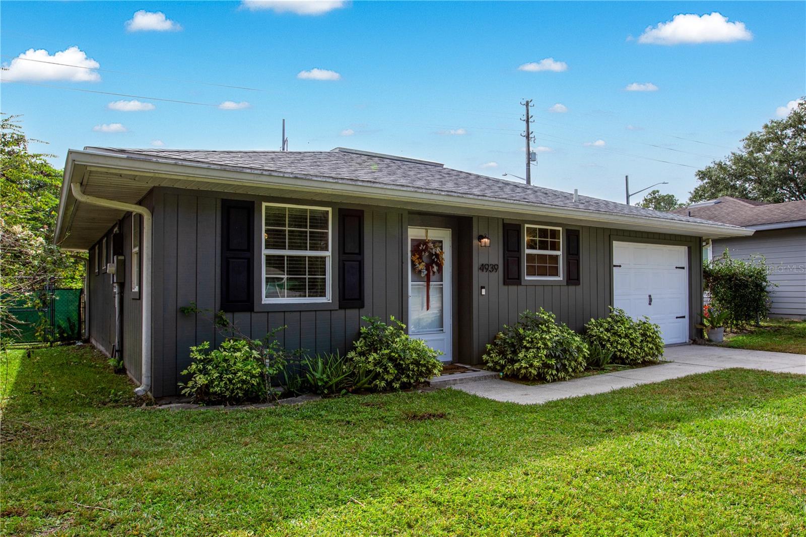 OAKS OF KANAPAHA - Residential