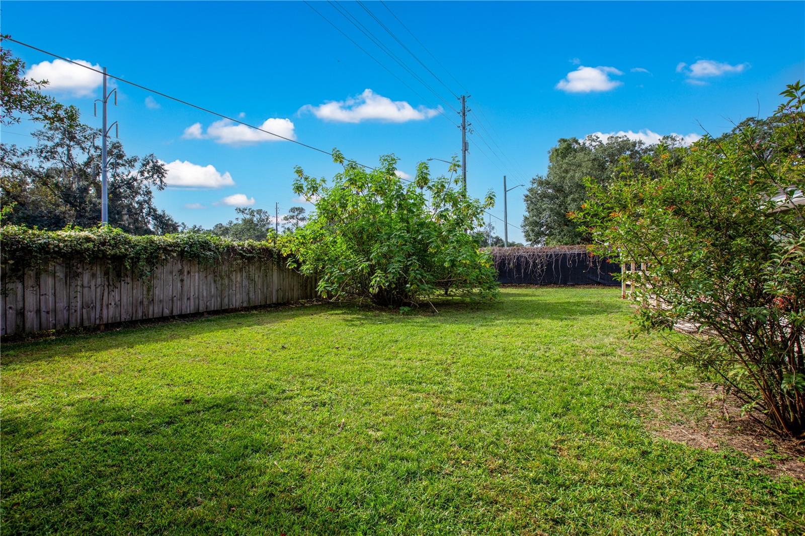 OAKS OF KANAPAHA - Residential