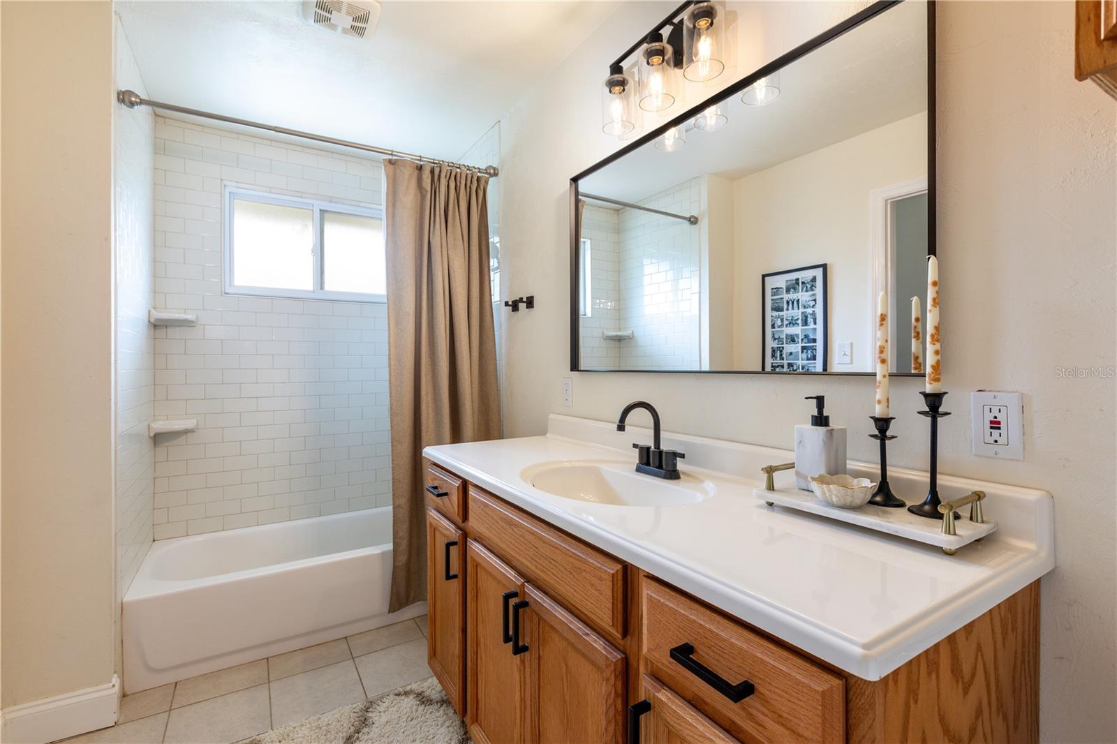 OAKS OF KANAPAHA - Residential