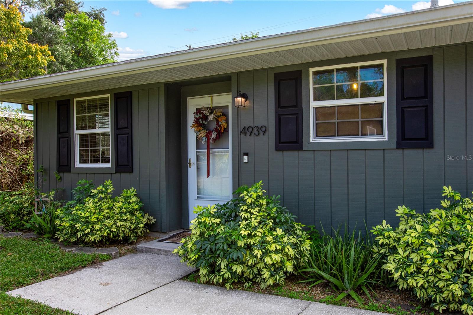 OAKS OF KANAPAHA - Residential