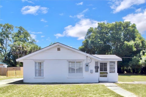 Photo of 841 Vernon Street, Daytona Beach, FL 32114 (MLS # O6442863)