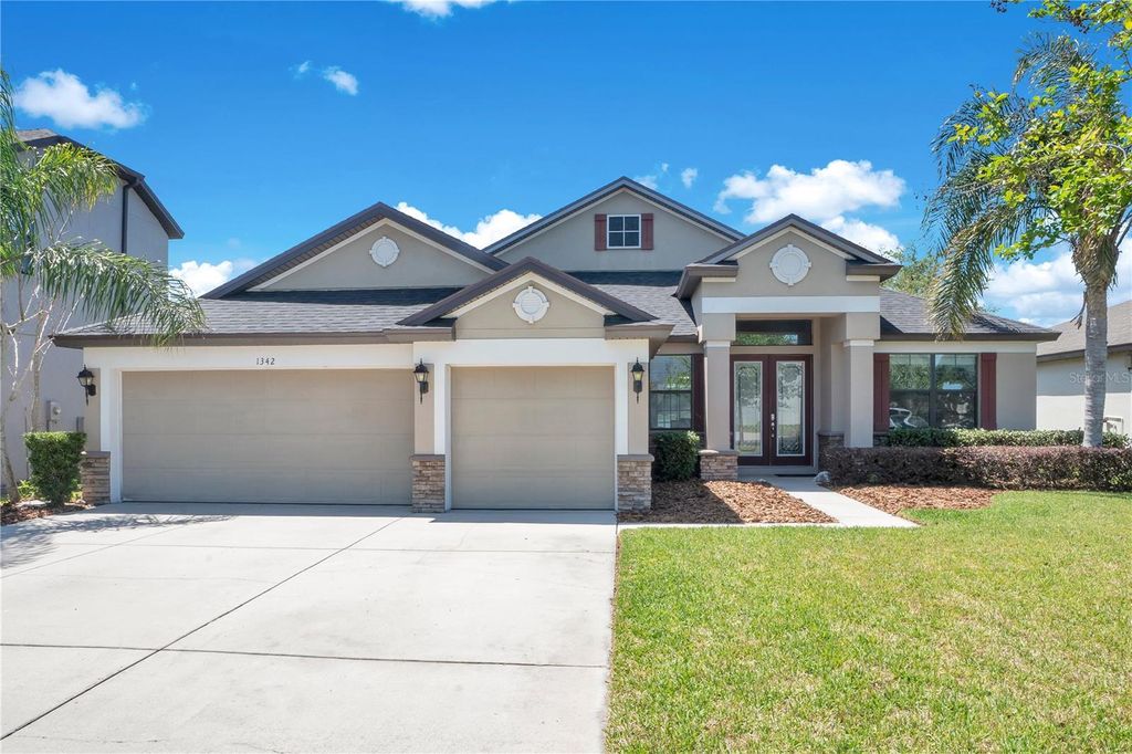 Photo of 1342 Heritage Landings Drive, Lakeland, FL 33805 (MLS # L4961183)