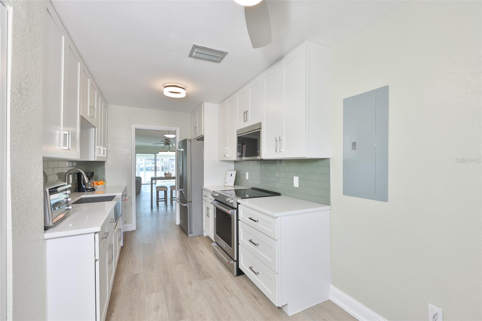 BOCA CIEGA POINT EAST - Residential