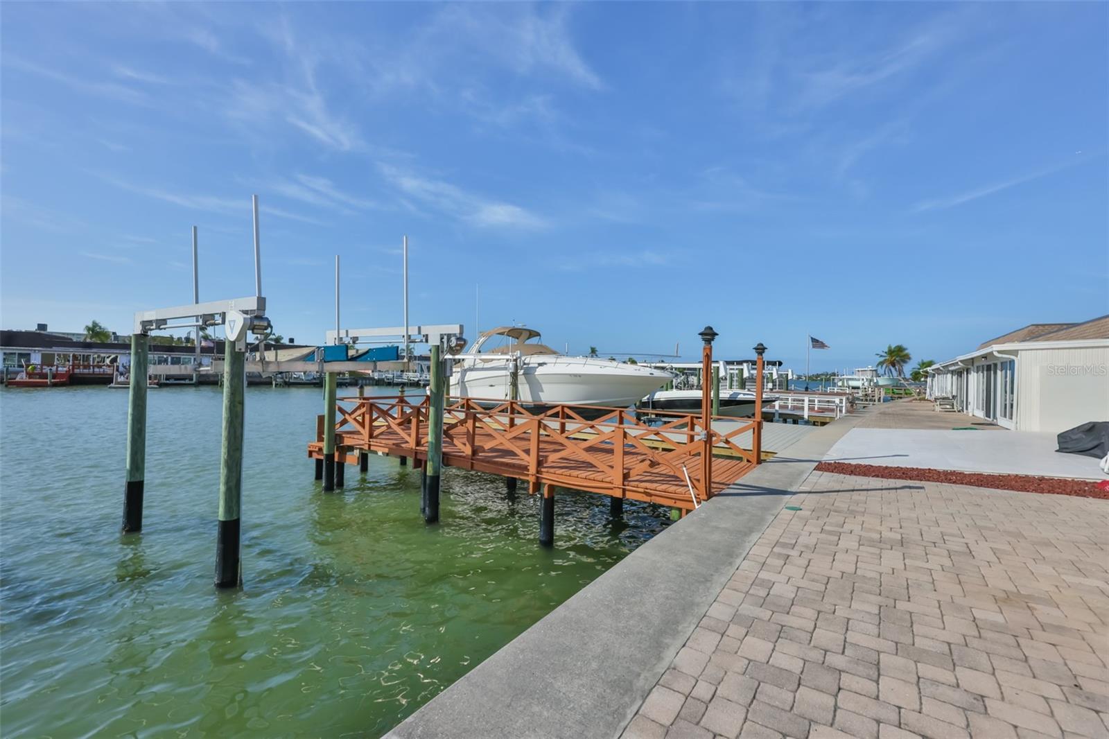 BOCA CIEGA POINT EAST - Residential