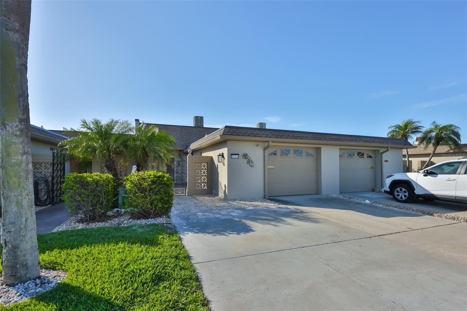 BOCA CIEGA POINT EAST - Residential