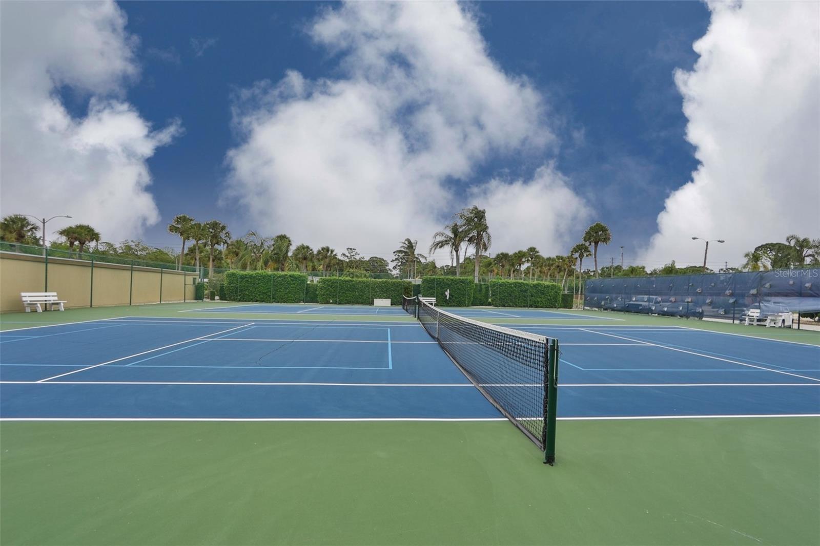 BOCA CIEGA POINT EAST - Residential