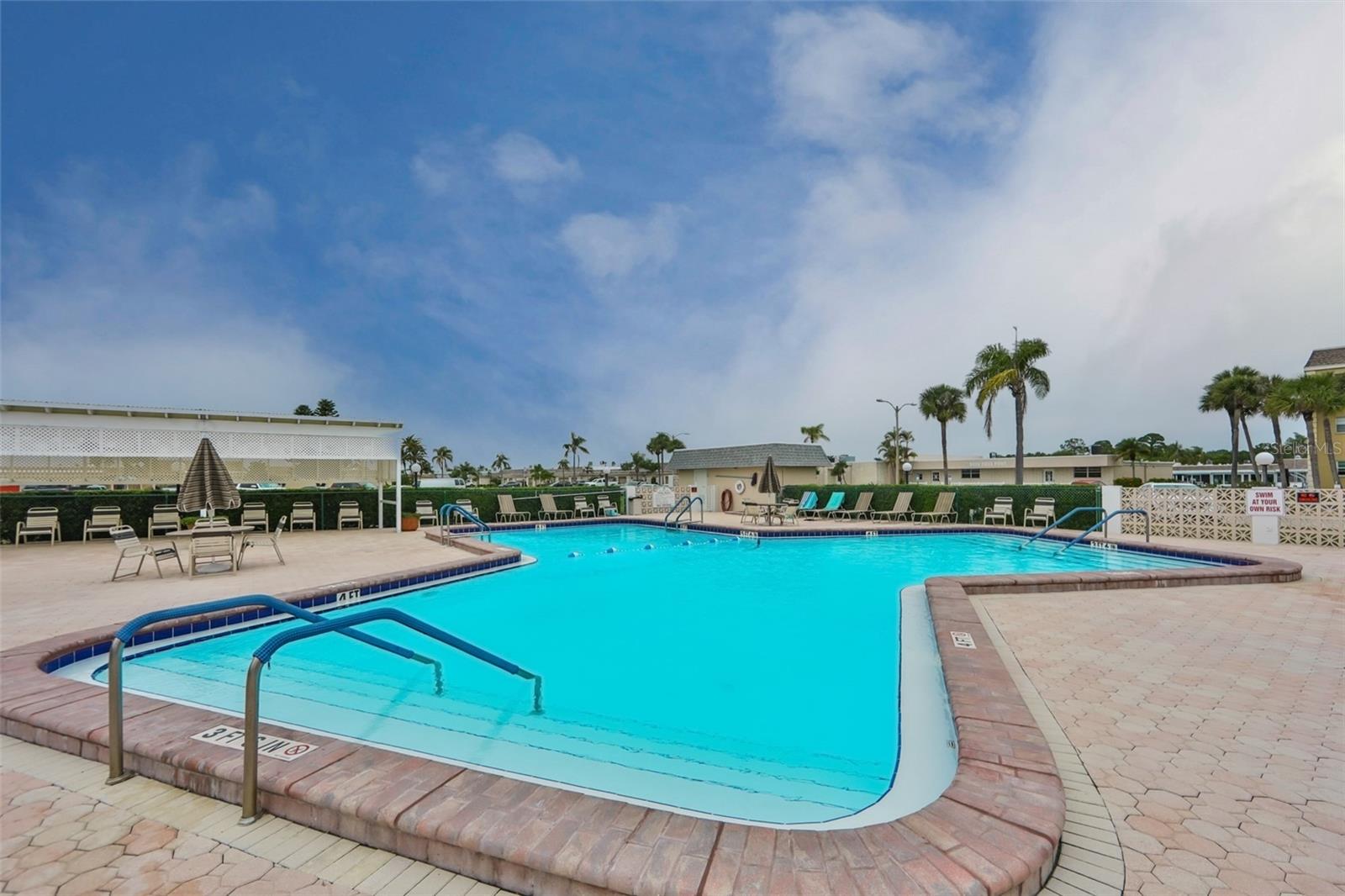 BOCA CIEGA POINT EAST - Residential