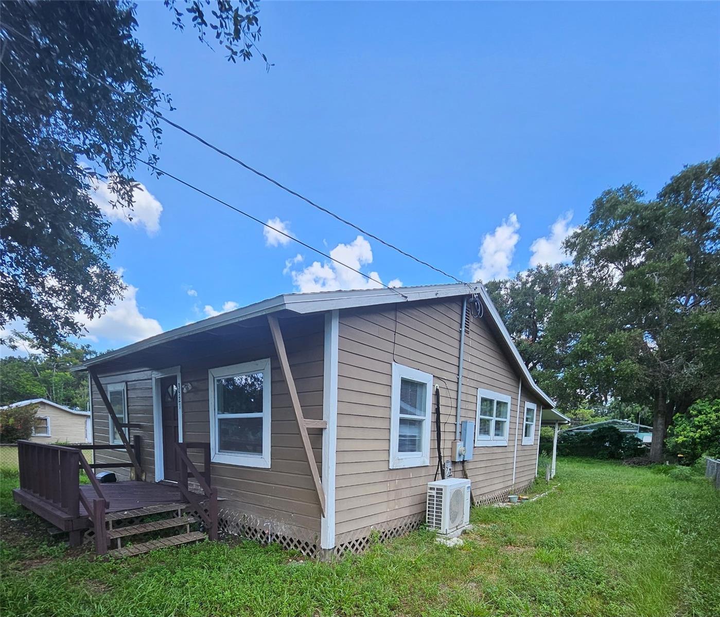 This cozy single-family home offers 3 bedrooms and 1 bathroom, perfect for anyone looking for comfortable and affordable living in Winter Haven. The home carries classic charm with a practical layout and sits on a spacious lot with room for outdoor activities, gardening, or relaxing.
Situated in the Inwood community, this home offers quiet residential living while still being close to city conveniences. Grocery stores, dining, and shopping are just minutes away.