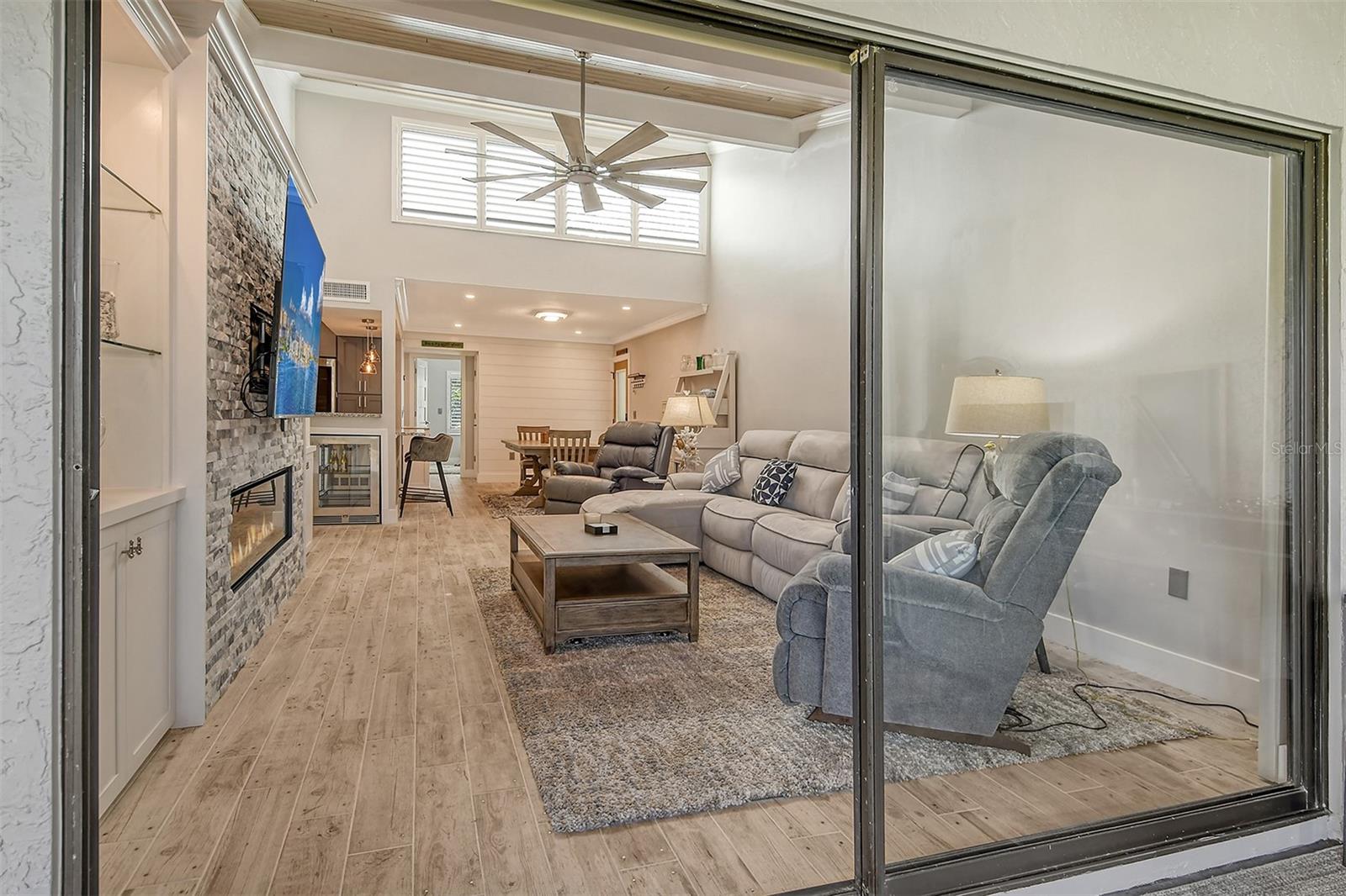 PELICAN COVE I - Residential Lease