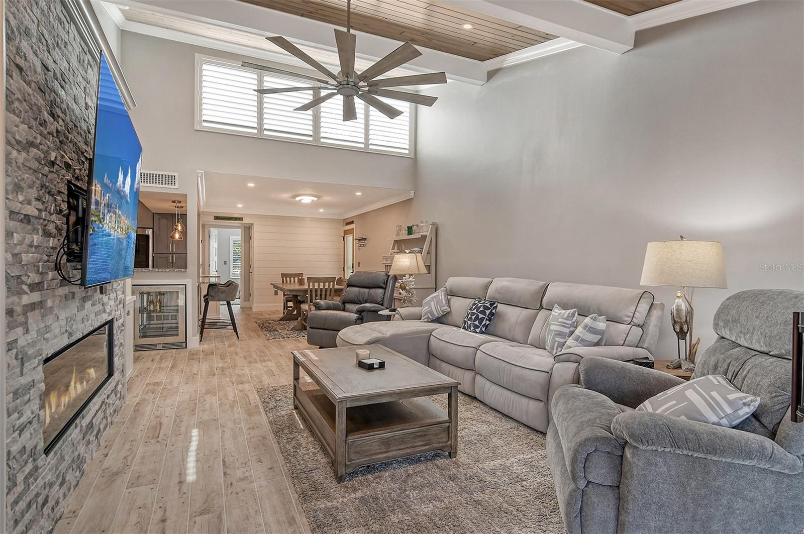 PELICAN COVE I - Residential Lease