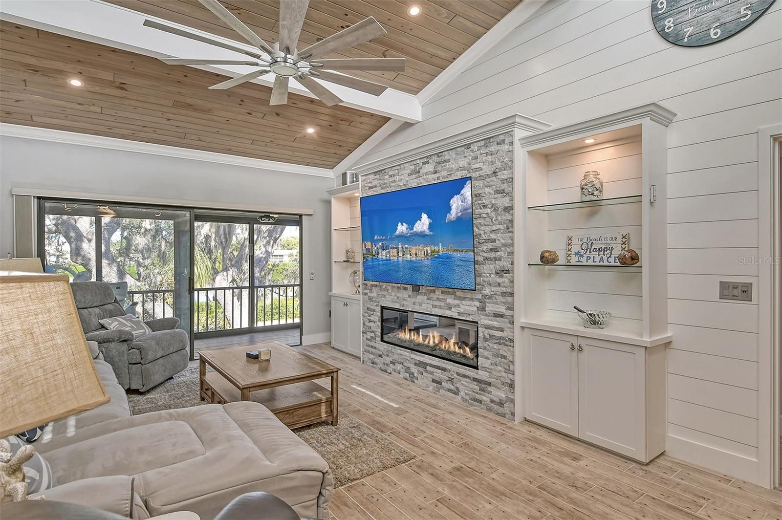 PELICAN COVE I - Residential Lease