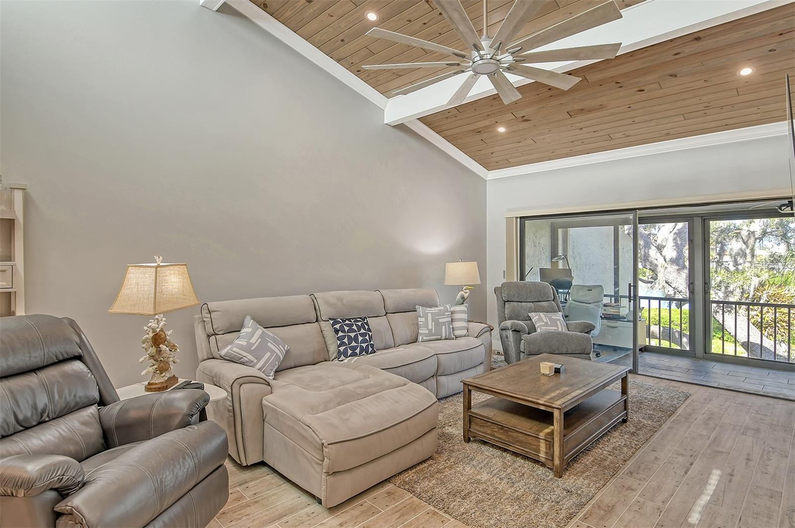 PELICAN COVE I - Residential Lease