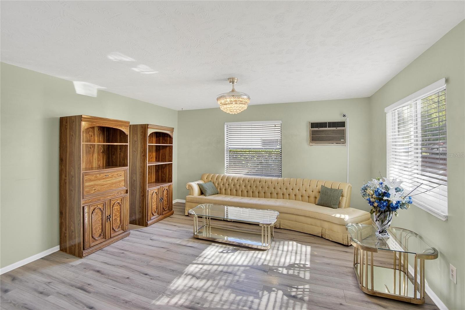 WINSTON HEIGHTS - Residential