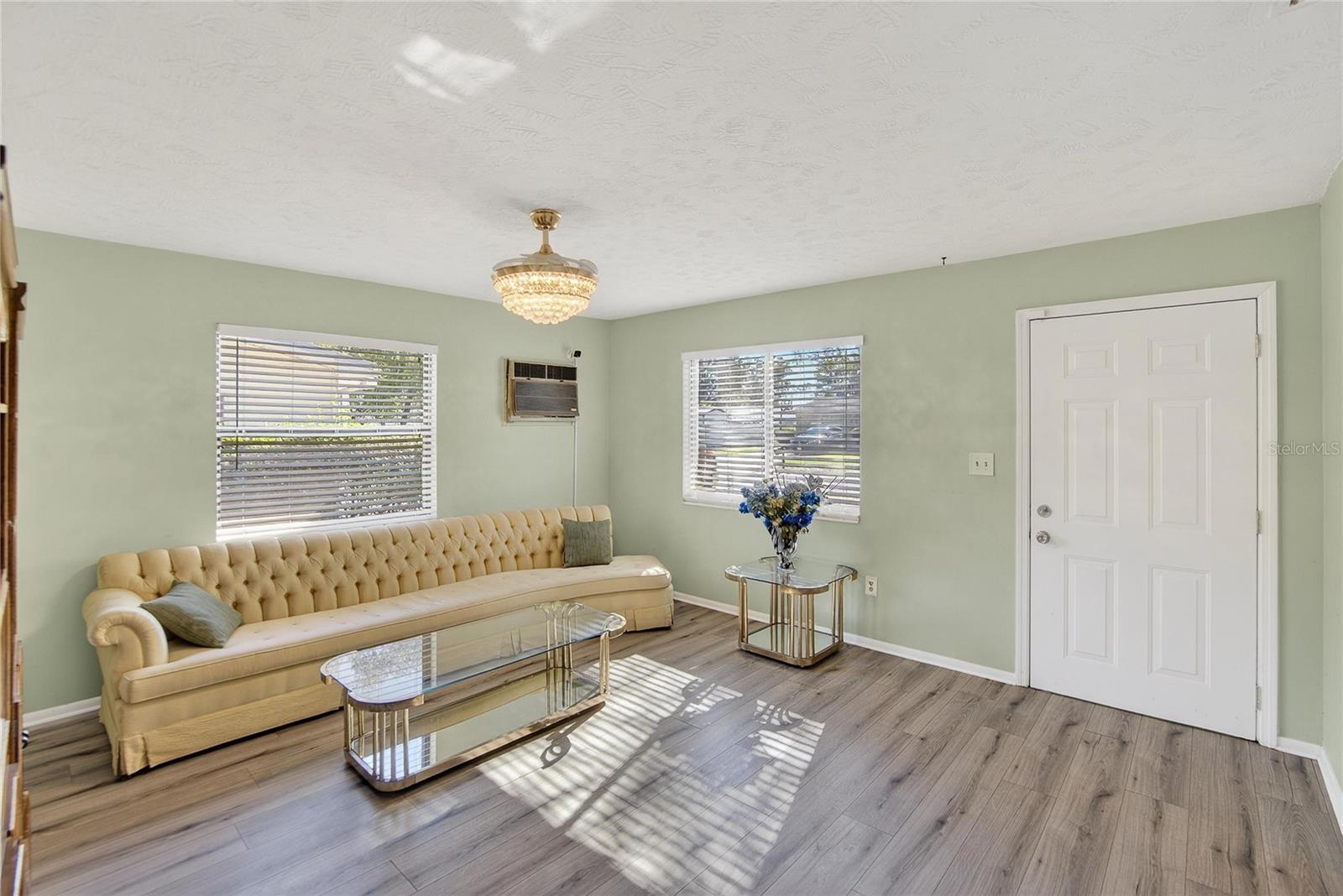 WINSTON HEIGHTS - Residential