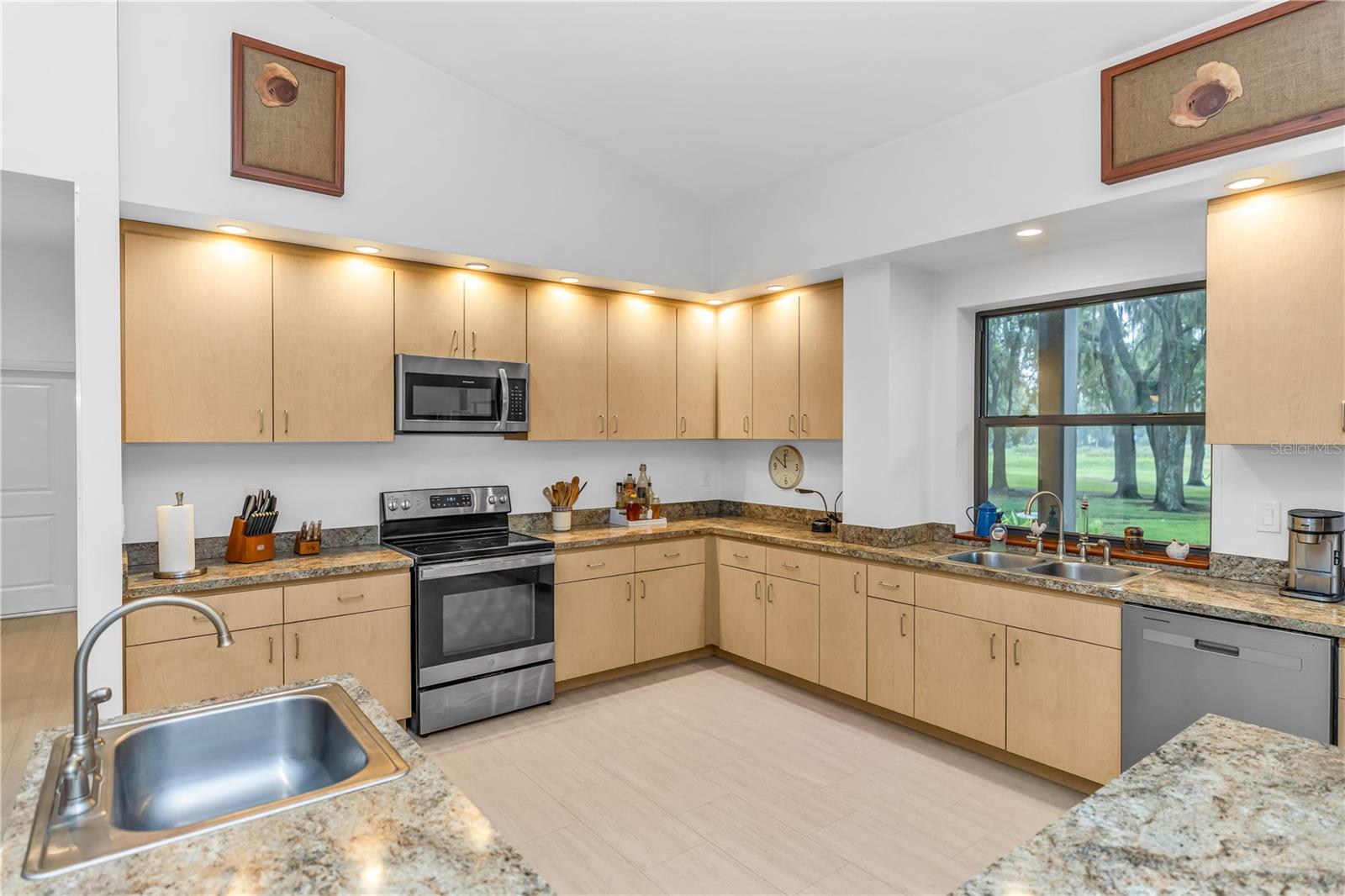 SHAMROCK ACERS UNREC SUB - Residential