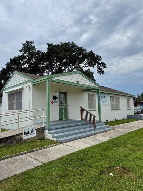 Photo of 2301 Dr Martin Luther King Jr Street S, St Petersburg, FL 33705 (MLS # TB8550669)