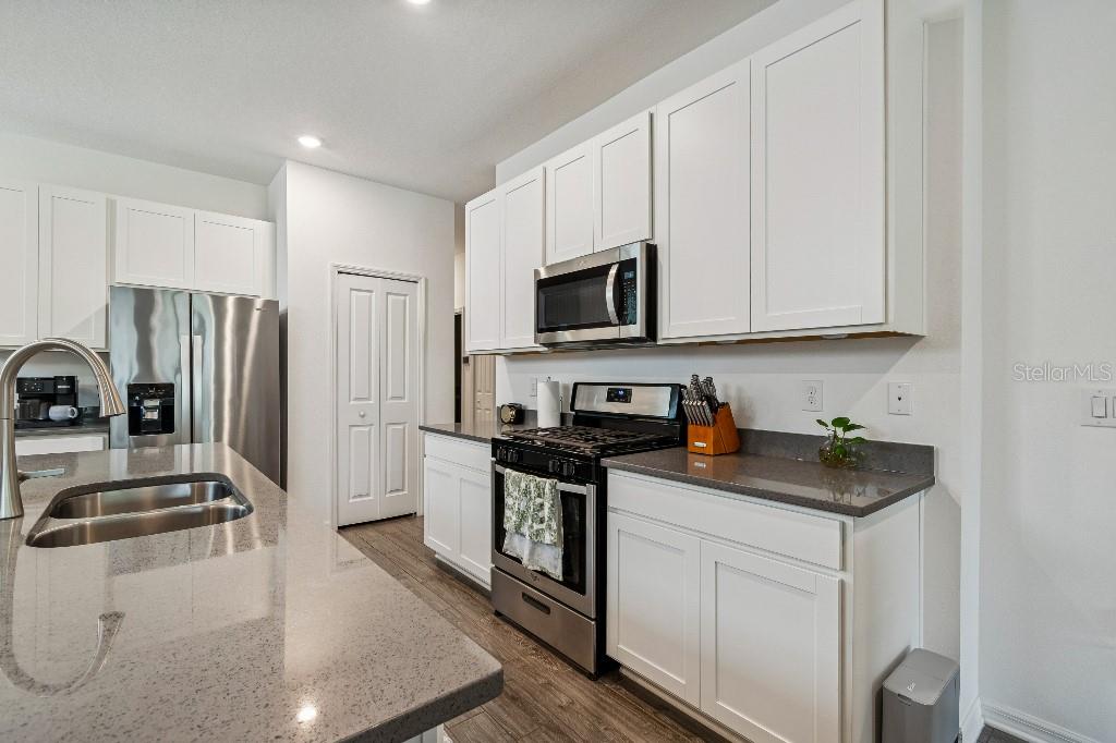 5411 LOS ROBLES COURT