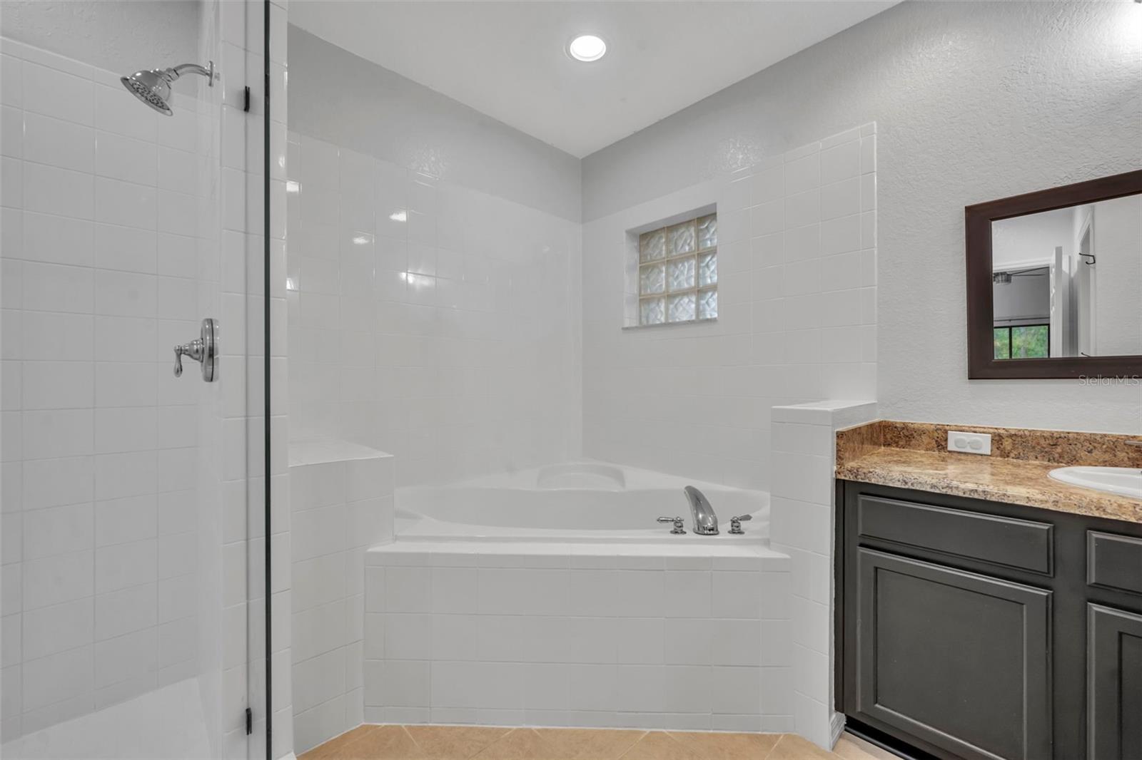 CARIBE COVE PH 03 CONDO - Residential
