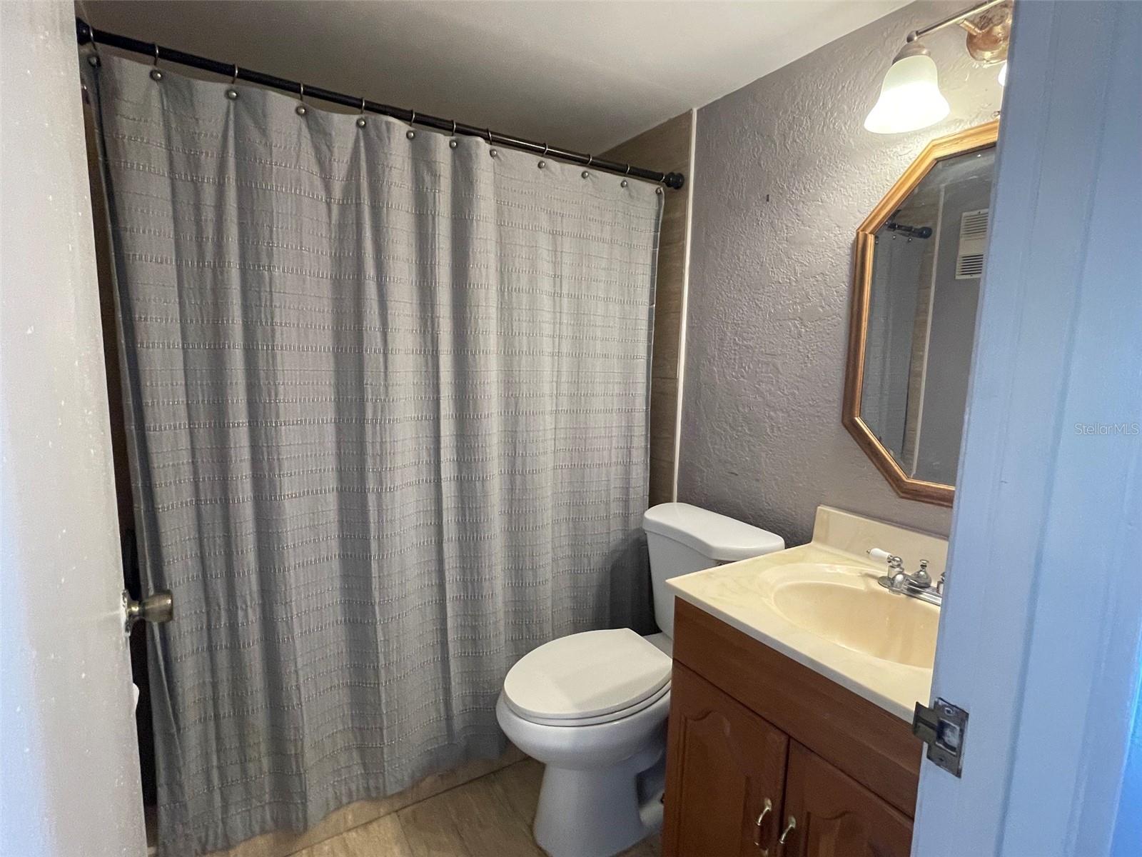 COVINGTON COURT HYDE PARK CONDO - Residential