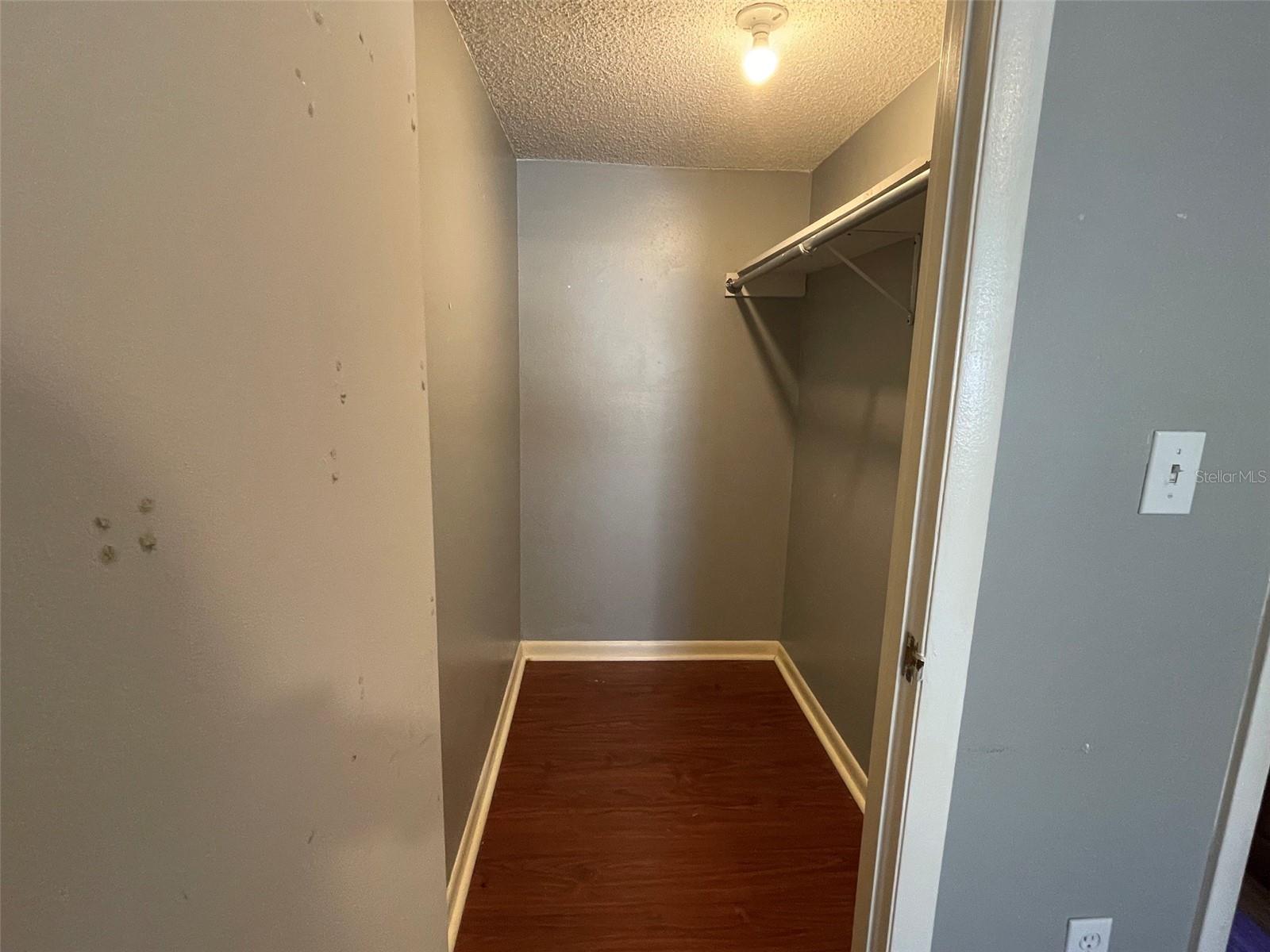 COVINGTON COURT HYDE PARK CONDO - Residential