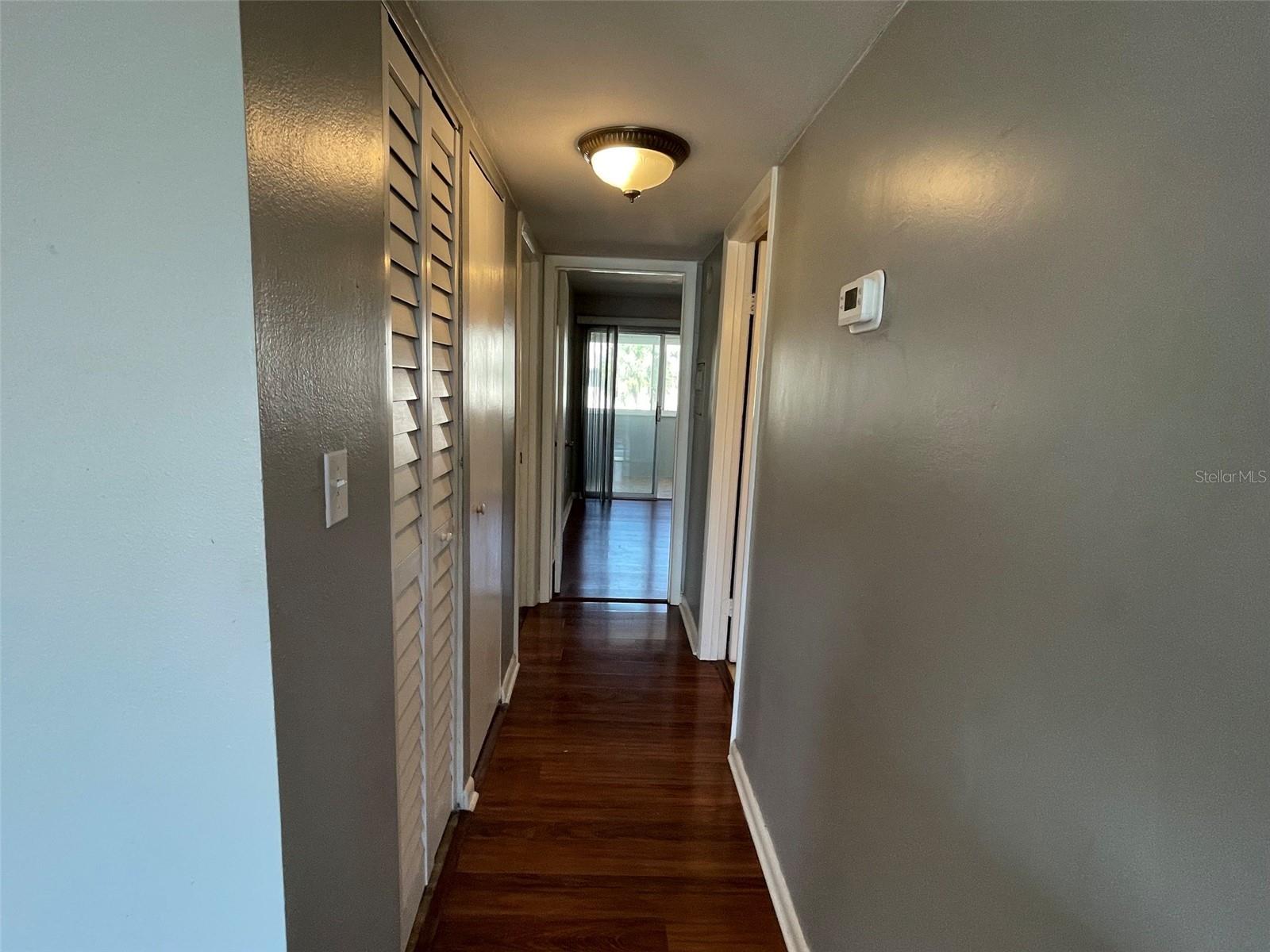COVINGTON COURT HYDE PARK CONDO - Residential
