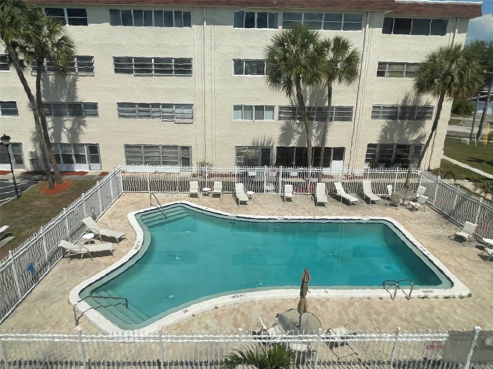COVINGTON COURT HYDE PARK CONDO - Residential
