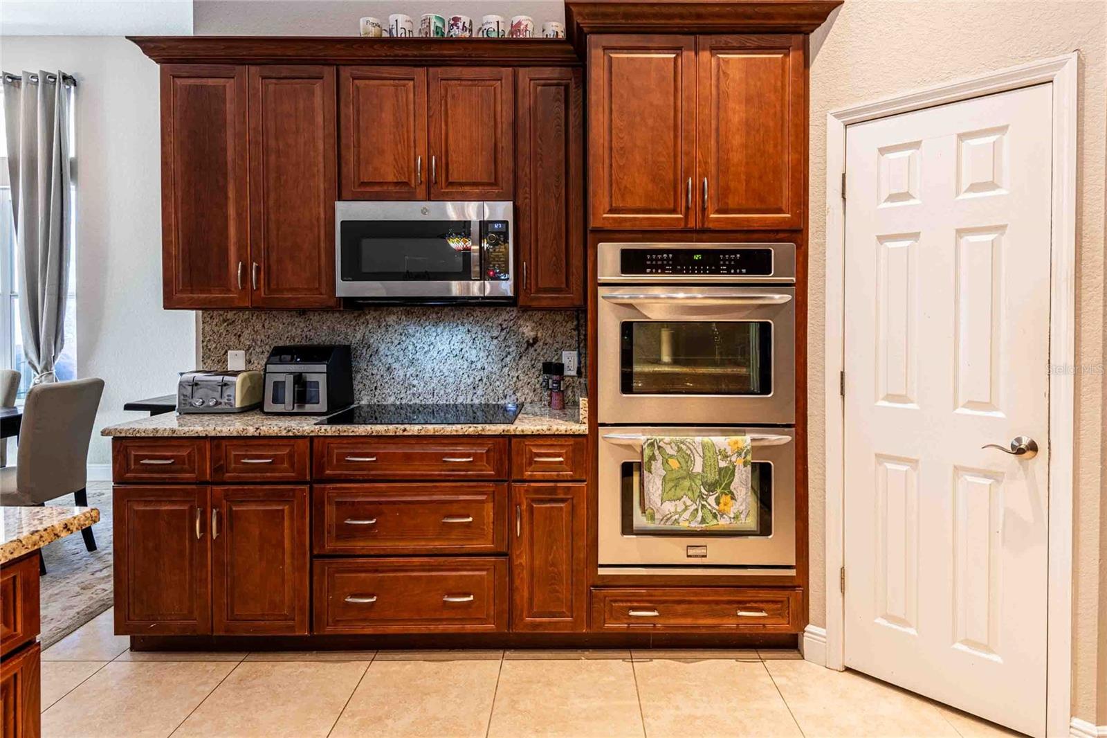 RIVER HILLS COUNTRY CLUB PARCE - Residential