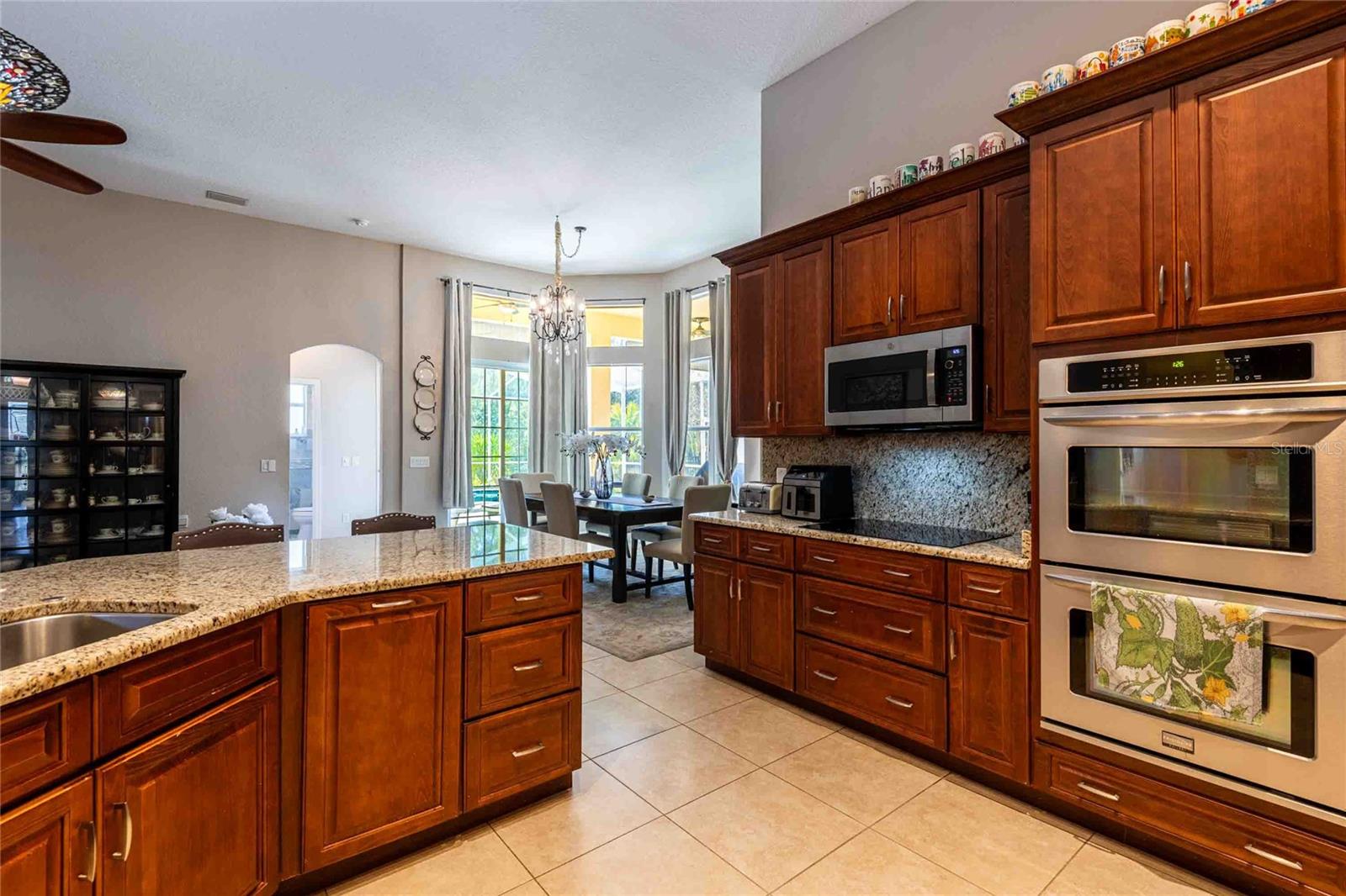 RIVER HILLS COUNTRY CLUB PARCE - Residential