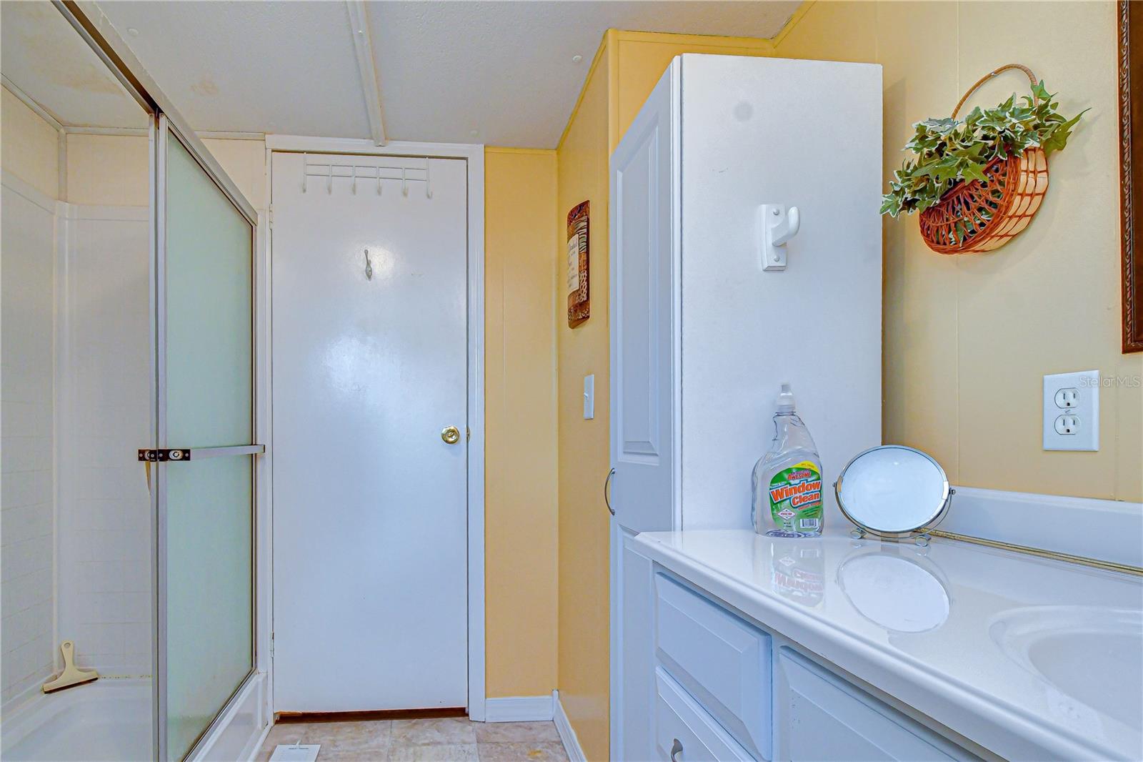 SLEEPY HOLLOW MOBILE ESTATES - Residential