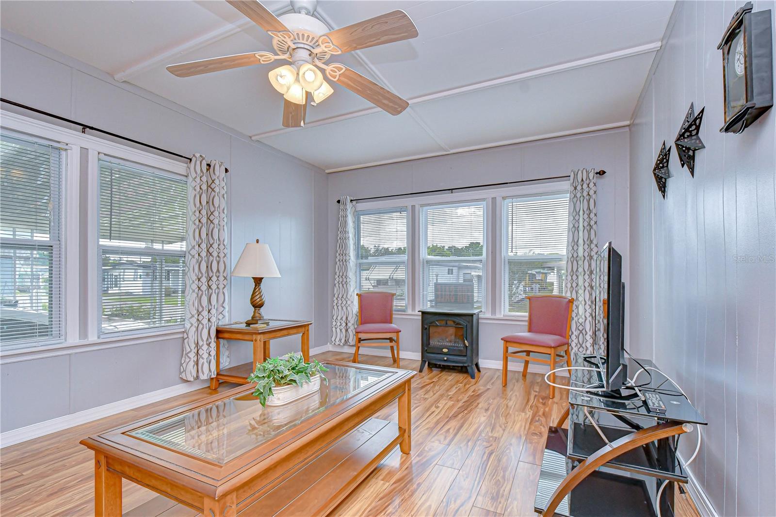 SLEEPY HOLLOW MOBILE ESTATES - Residential