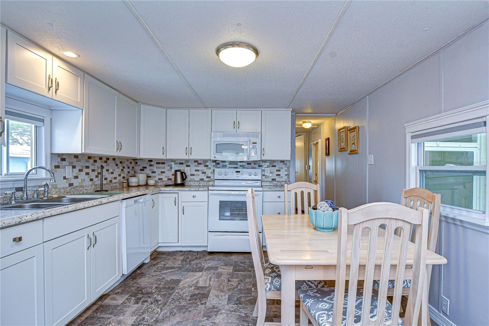 SLEEPY HOLLOW MOBILE ESTATES - Residential