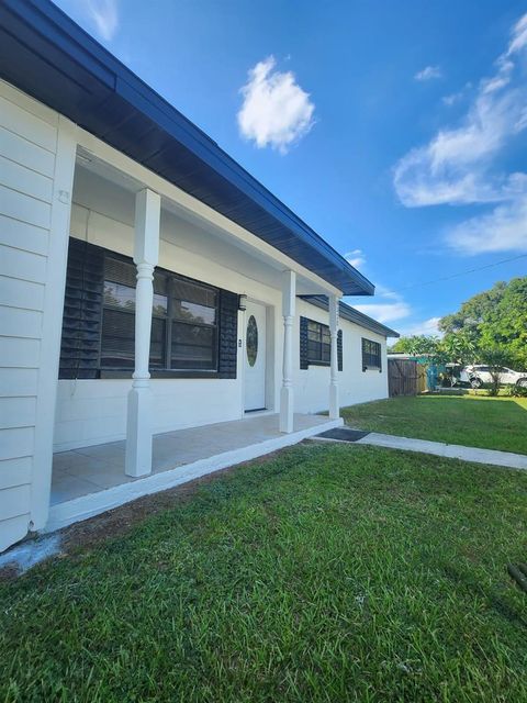 Photo of 8320 Dot Lane, Orlando, FL 32809 (MLS # O6404475)
