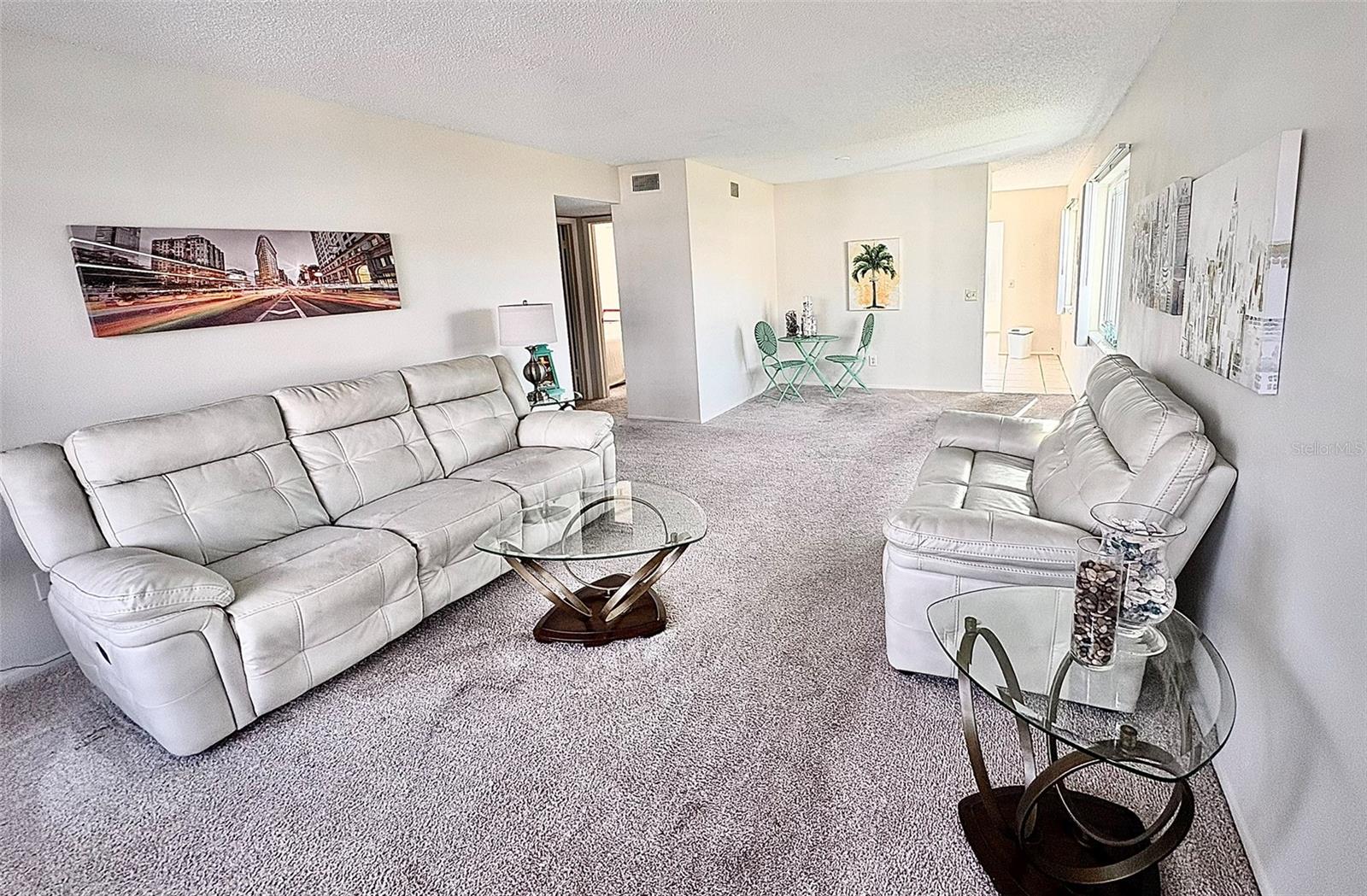 ON TOP OF THE WORLD - Residential