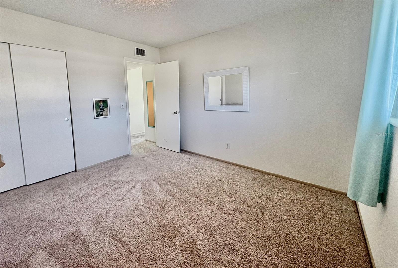 ON TOP OF THE WORLD - Residential