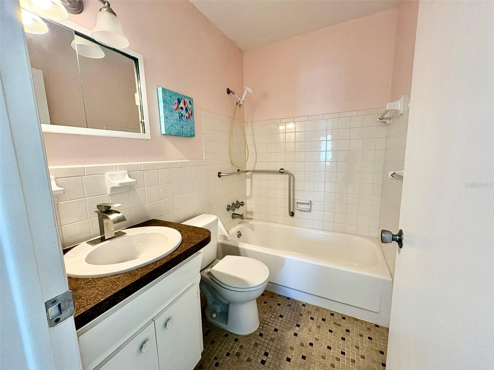 ON TOP OF THE WORLD - Residential