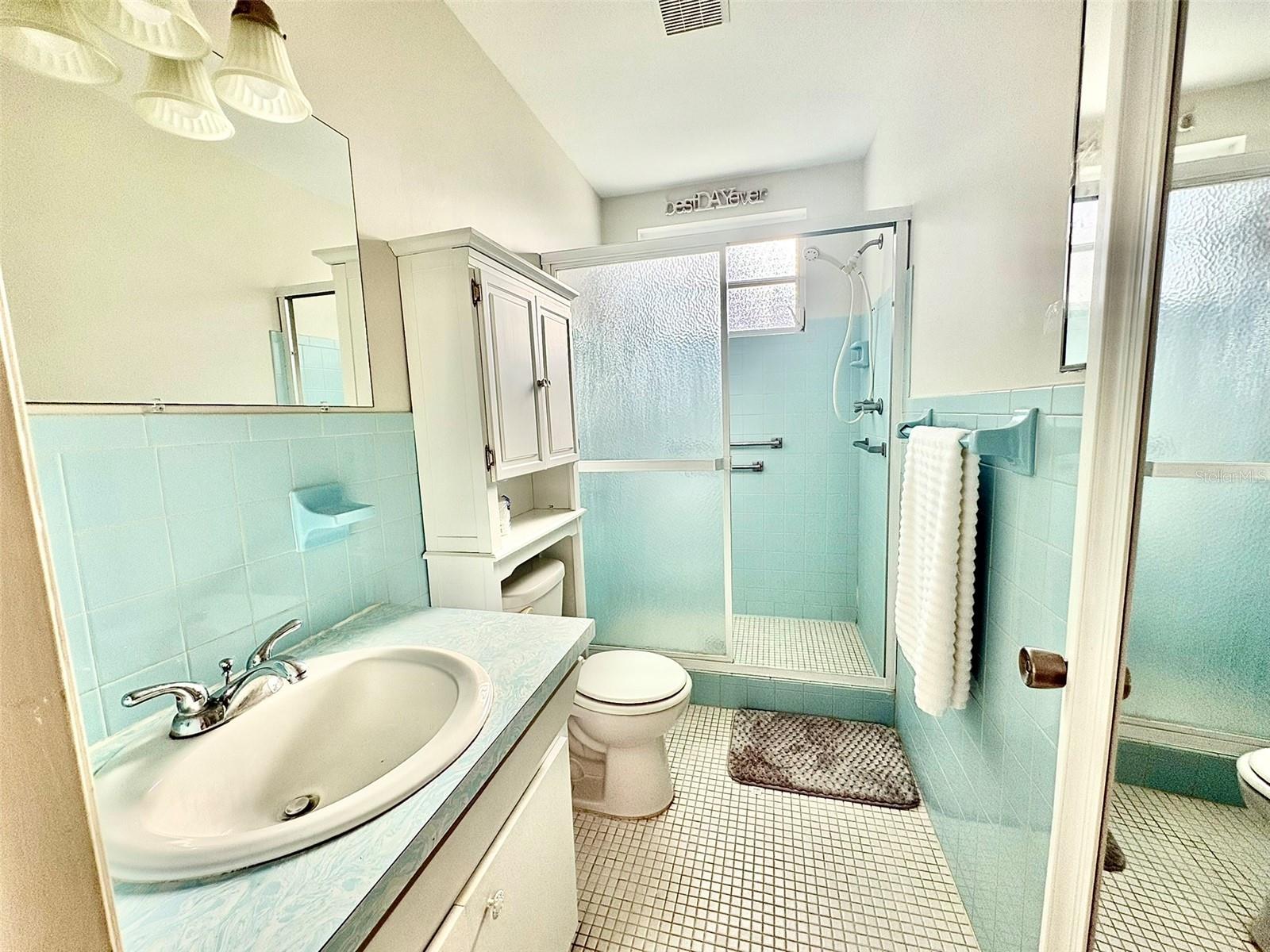 ON TOP OF THE WORLD - Residential