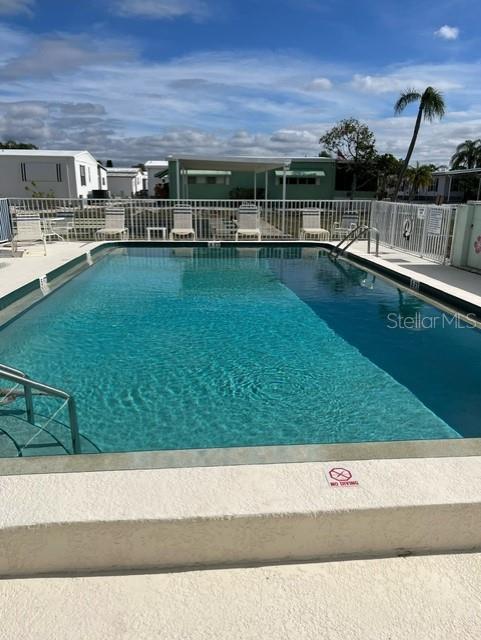 PALMA SOLA SHORES - Residential