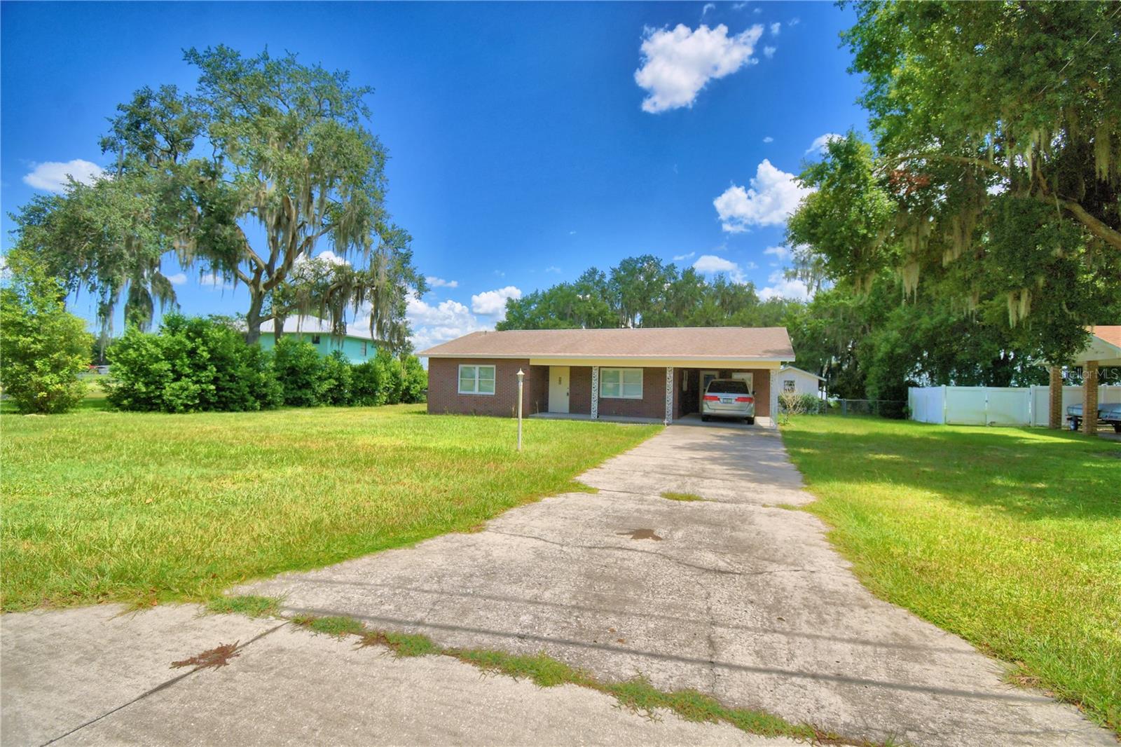 214 N LAKE REEDY BOULEVARD