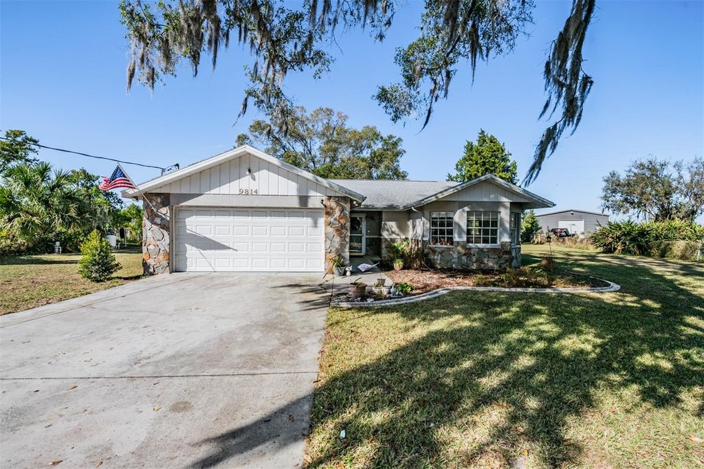 Photo of 9814 Reylinda Avenue, Thonotosassa, FL 33592 (MLS # TB8459733)