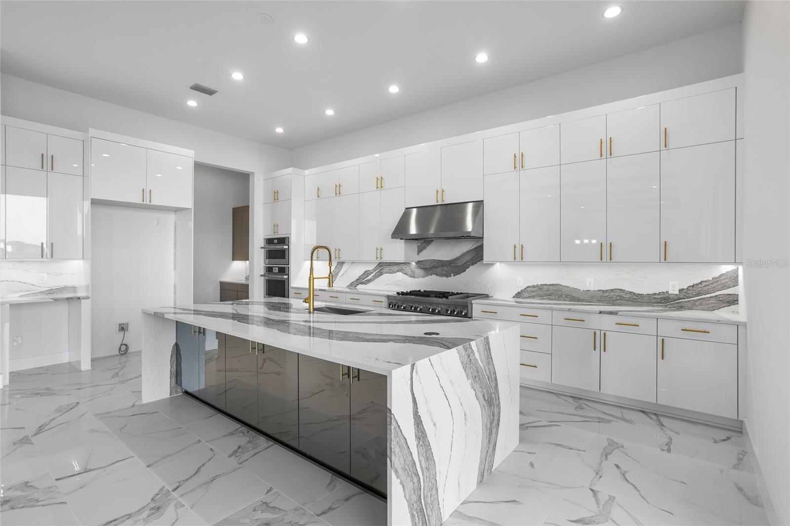 LAUREL POINTE PH 3 - Residential