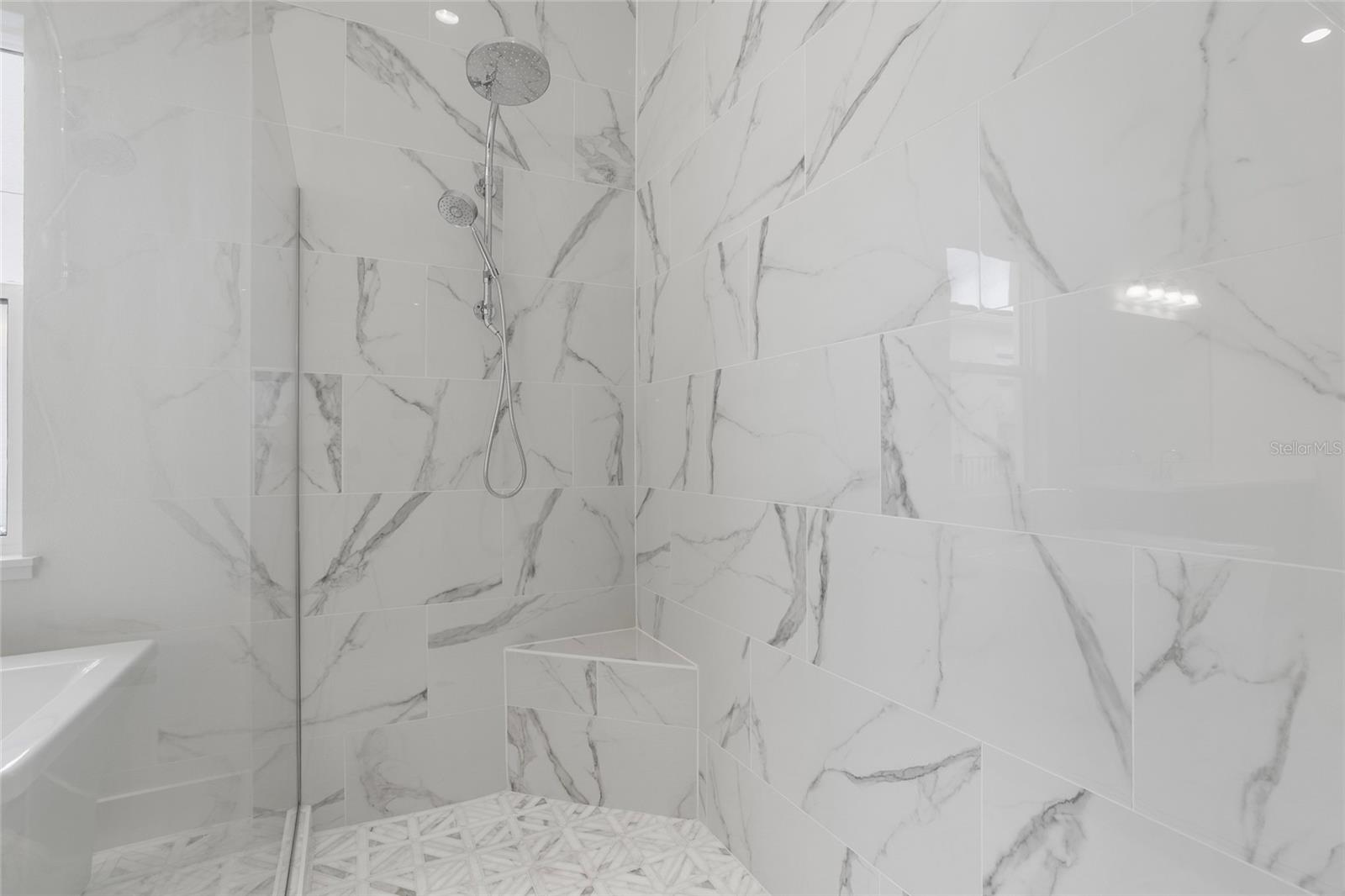 LAUREL POINTE PH 3 - Residential