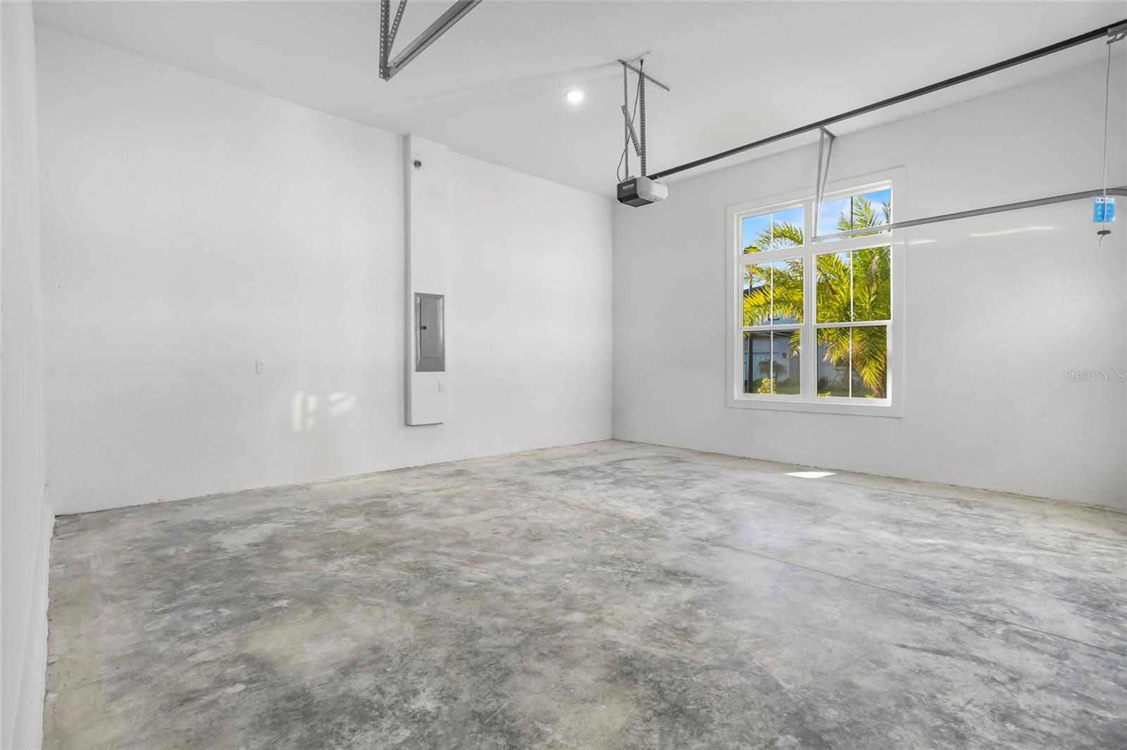 LAUREL POINTE PH 3 - Residential