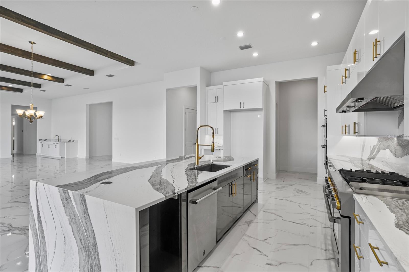 LAUREL POINTE PH 3 - Residential